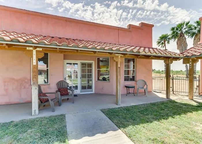 Apartment Arizona Desert Vacation W/ Pool Access! *