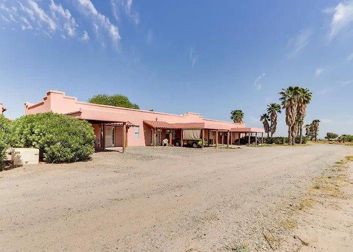 Arizona Desert Vacation W/ Pool Access! Apartment *